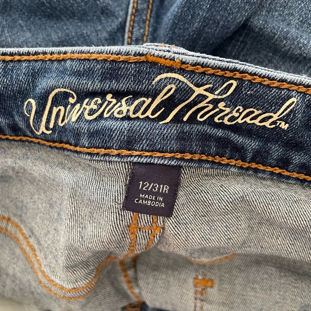 Universal Thread Jeans - Picture 3 of 4